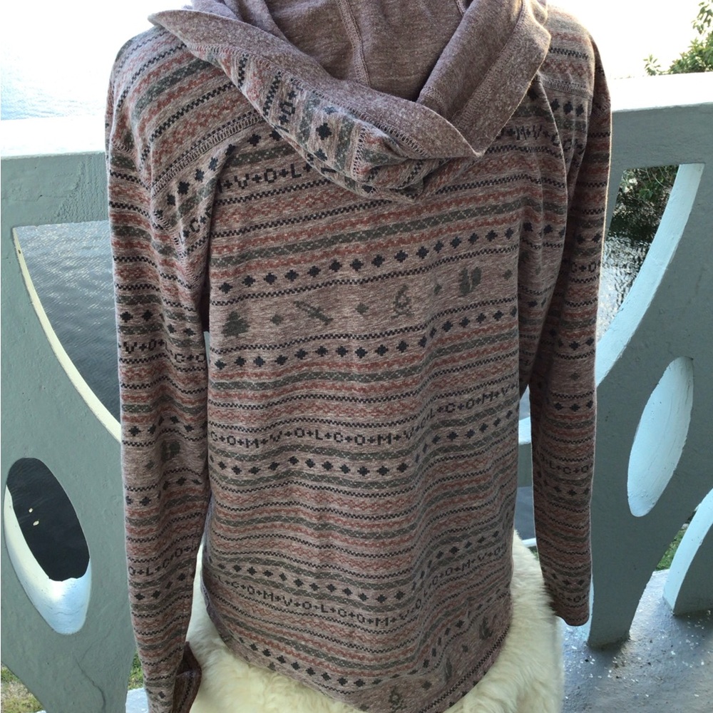 Volcom Signature Patterned Hooded Long Sleeve Shirt - Picture 4 of 8